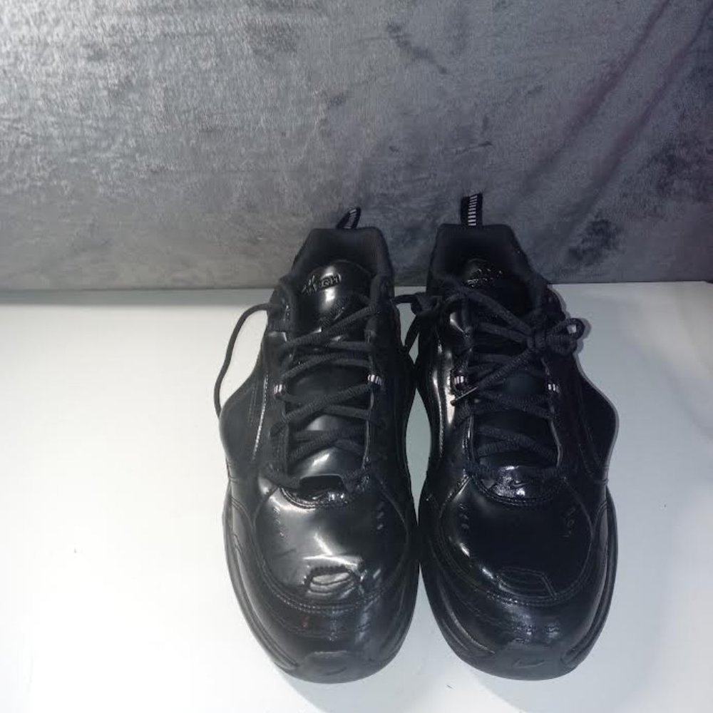 NIKE AIR MONARCH SIZE 12US